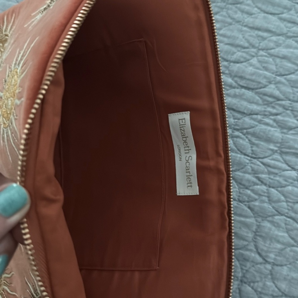 Elizabeth Scarlett Small Goddess Laptop case - Picture 2 of 3